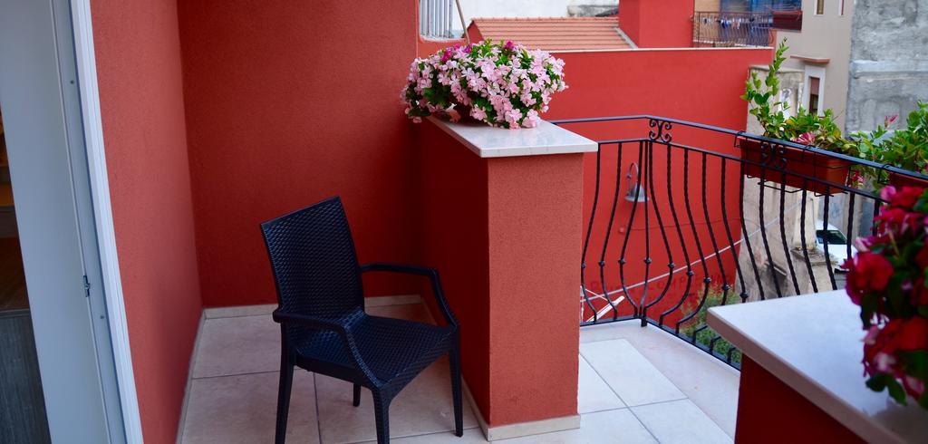 B&B Al Vecchio Borgo Barletta Eksteriør bilde